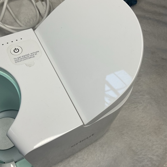 Cricut Mug Press in White and Mint - Picture 13 of 16